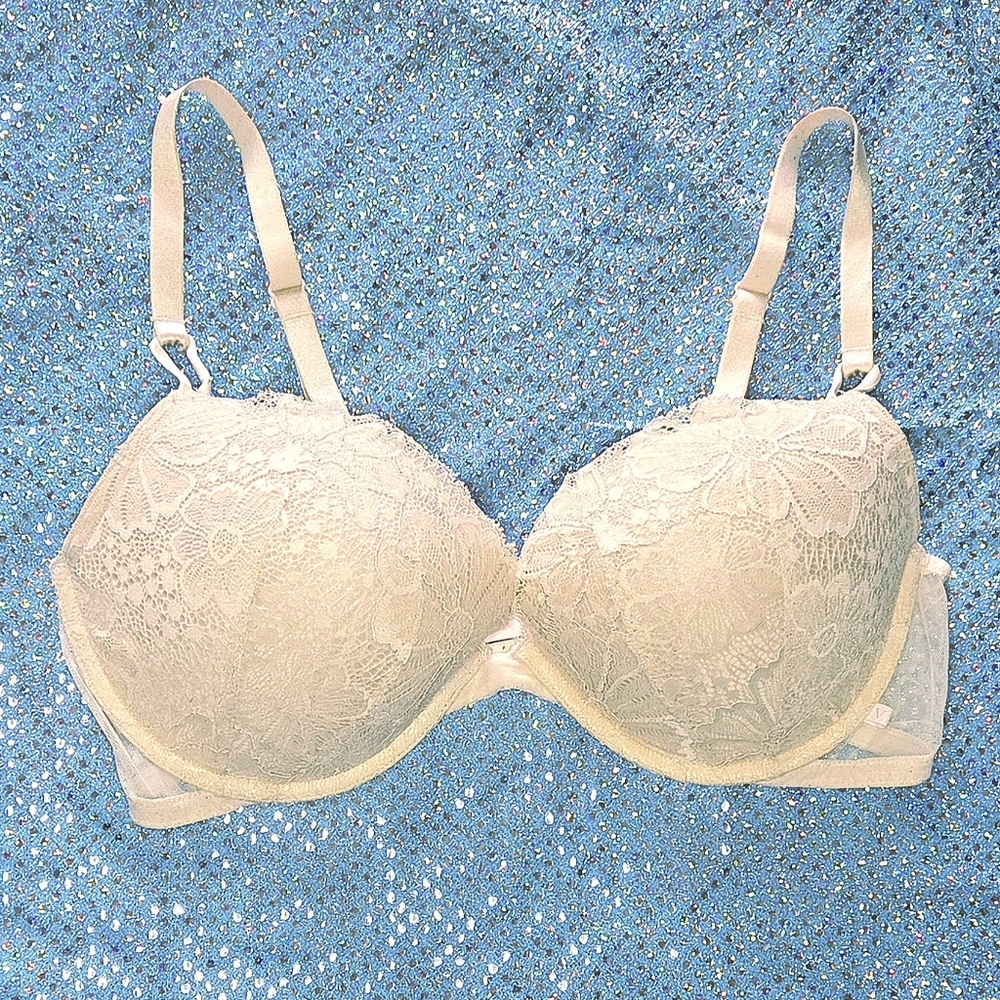 Victoria's Secret Lightly Lined Adjustable Floral Lace Underwire Bra